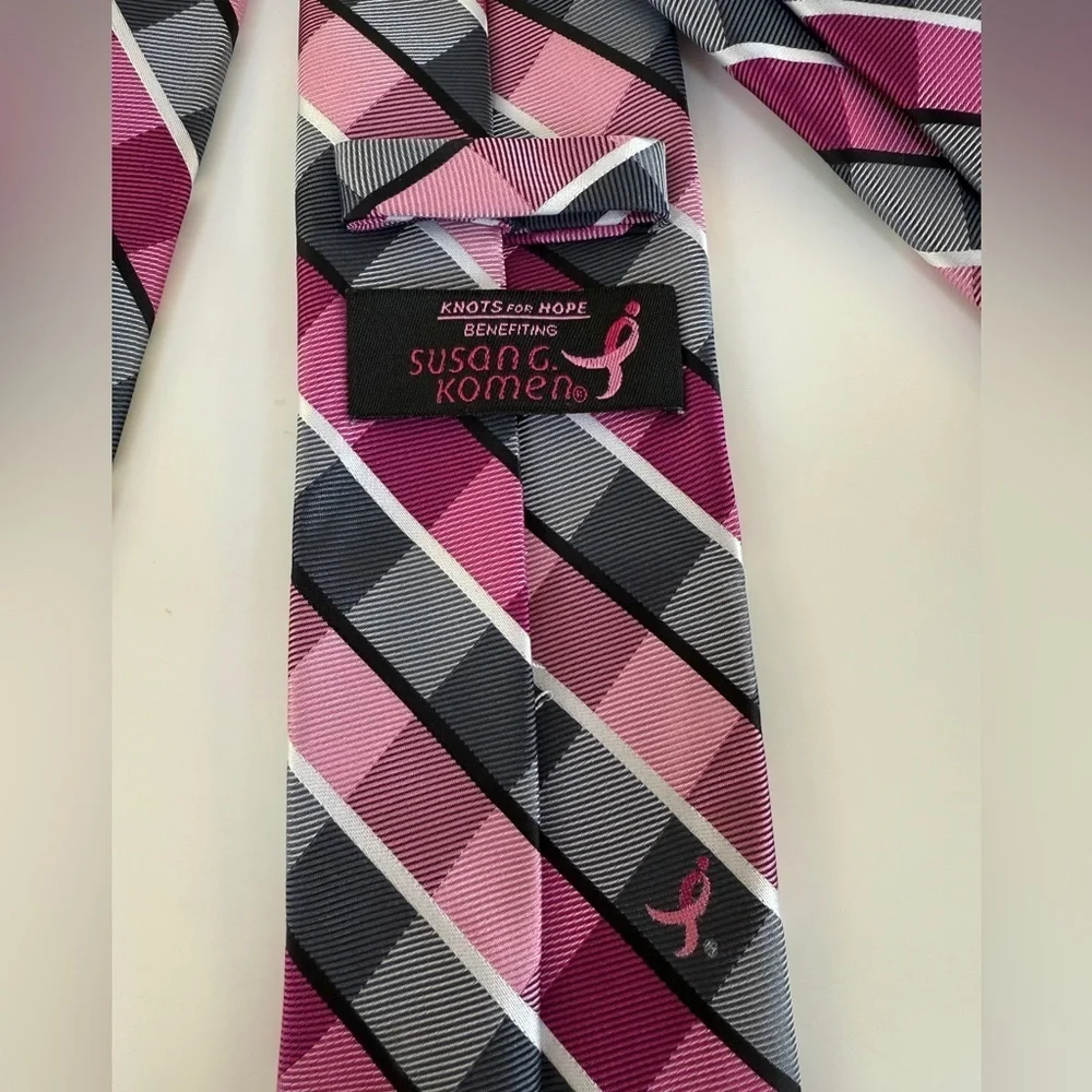 Susan B Komen Knots for Hope Tie